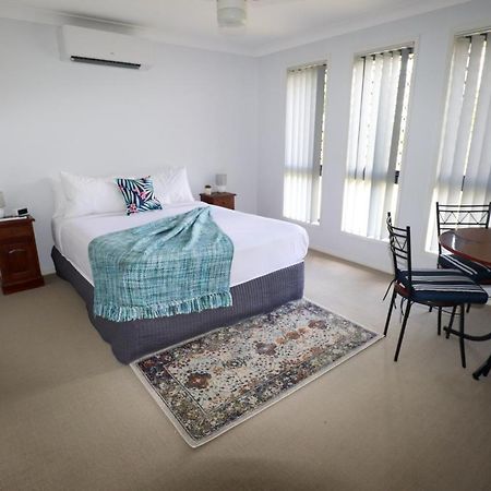 Blk Stays Guest House Deluxe Units Morayfield Esterno foto