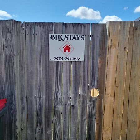 Blk Stays Guest House Deluxe Units Morayfield Esterno foto