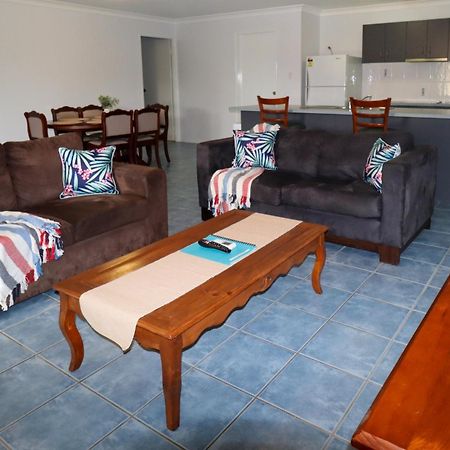 Blk Stays Guest House Deluxe Units Morayfield Camera foto