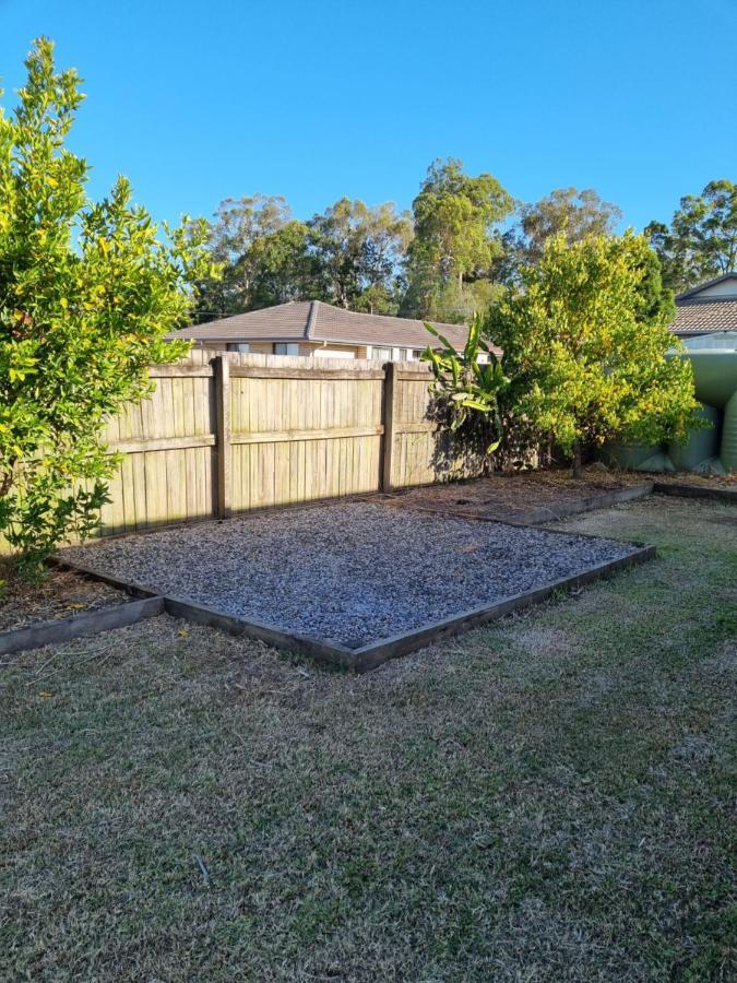 Blk Stays Guest House Deluxe Units Morayfield Esterno foto