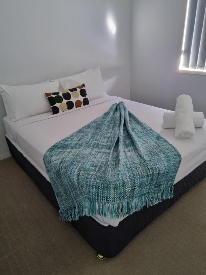 Blk Stays Guest House Deluxe Units Morayfield Esterno foto