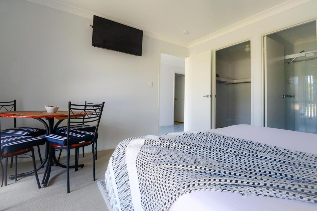 Blk Stays Guest House Deluxe Units Morayfield Esterno foto