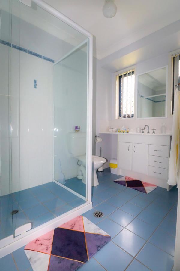 Blk Stays Guest House Deluxe Units Morayfield Esterno foto