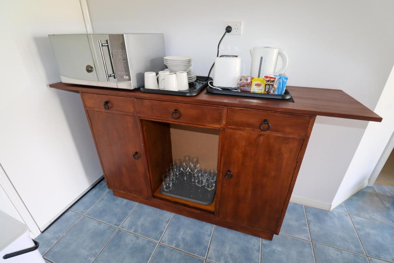 Blk Stays Guest House Deluxe Units Morayfield Esterno foto