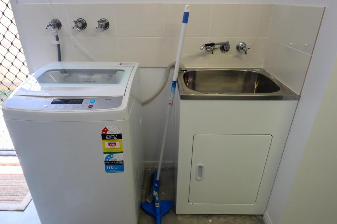 Blk Stays Guest House Deluxe Units Morayfield Esterno foto