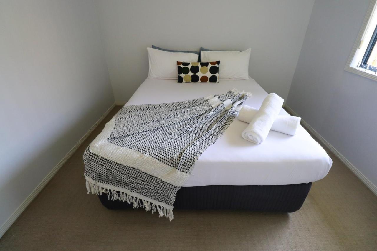 Blk Stays Guest House Deluxe Units Morayfield Esterno foto