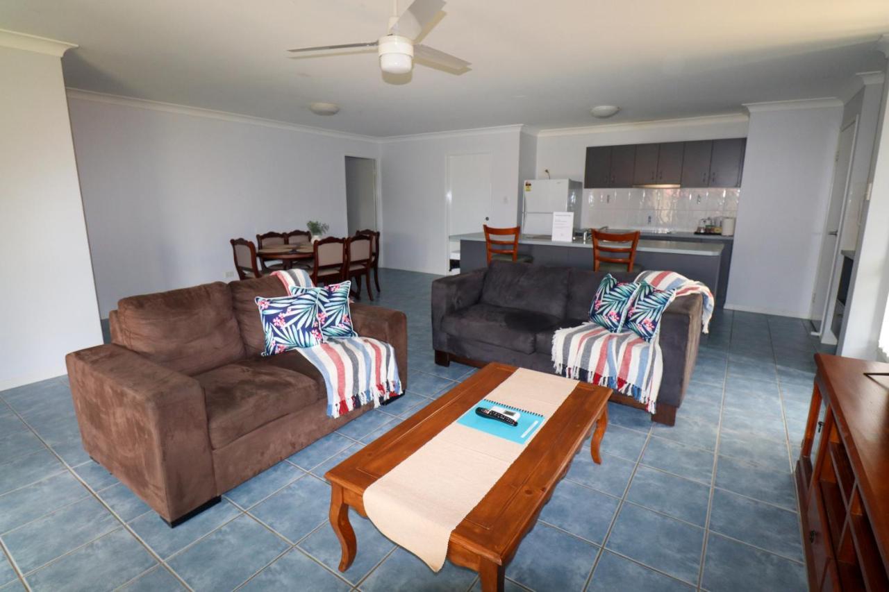 Blk Stays Guest House Deluxe Units Morayfield Esterno foto