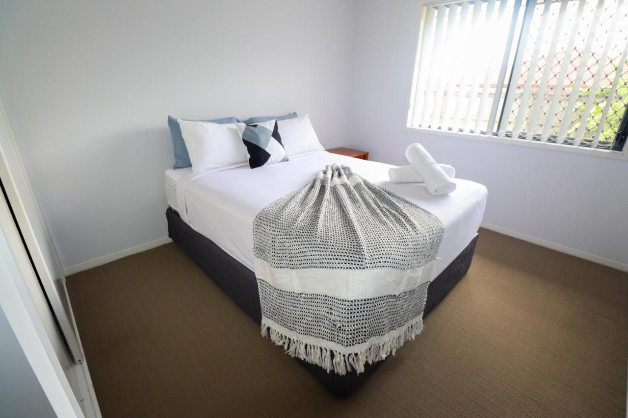 Blk Stays Guest House Deluxe Units Morayfield Esterno foto