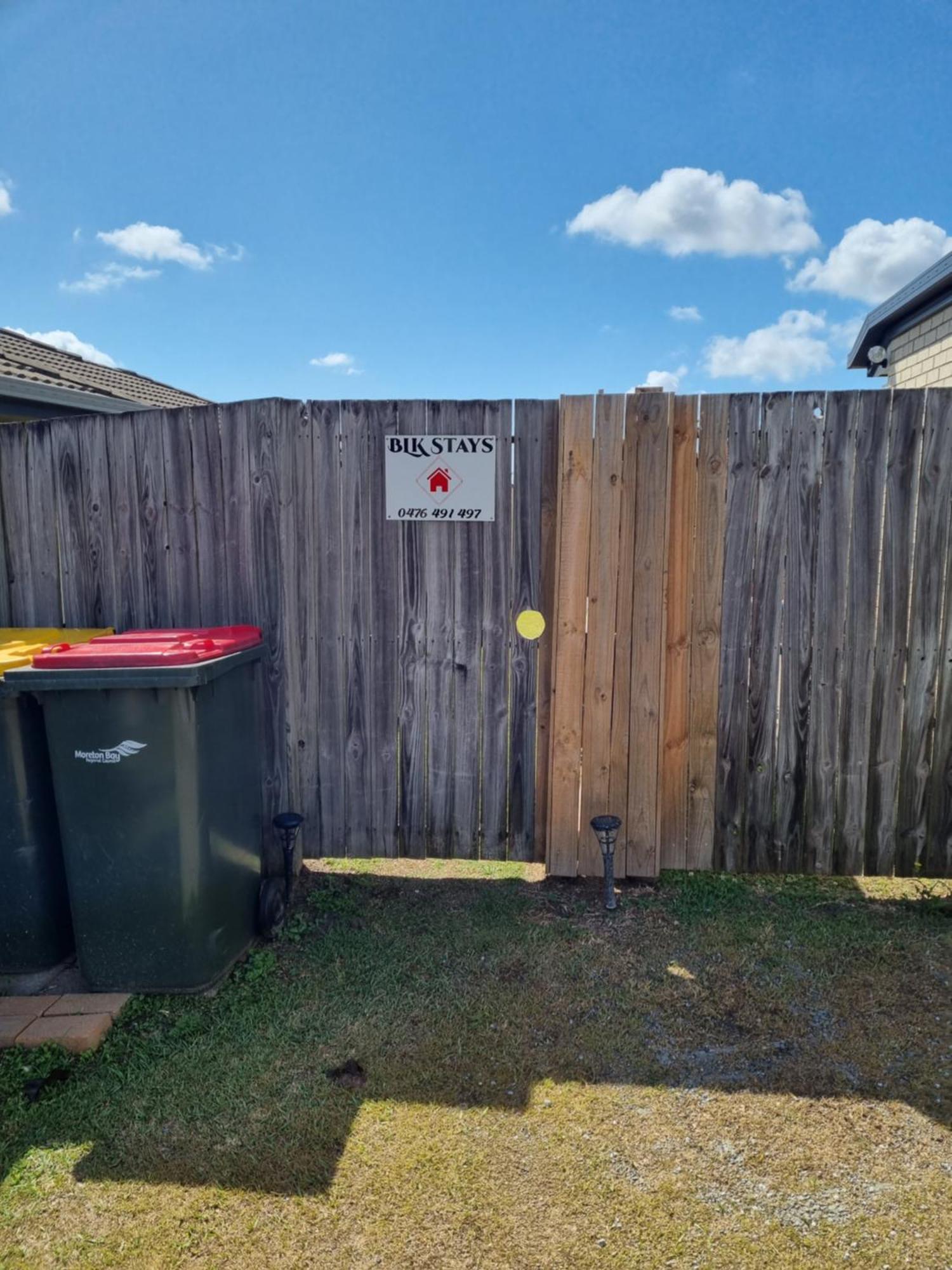 Blk Stays Guest House Deluxe Units Morayfield Esterno foto
